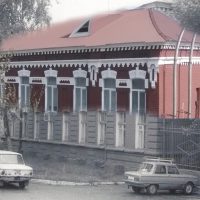 здание около Чугунного моста